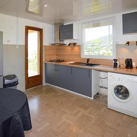 Nice In With 1 Bedrooms